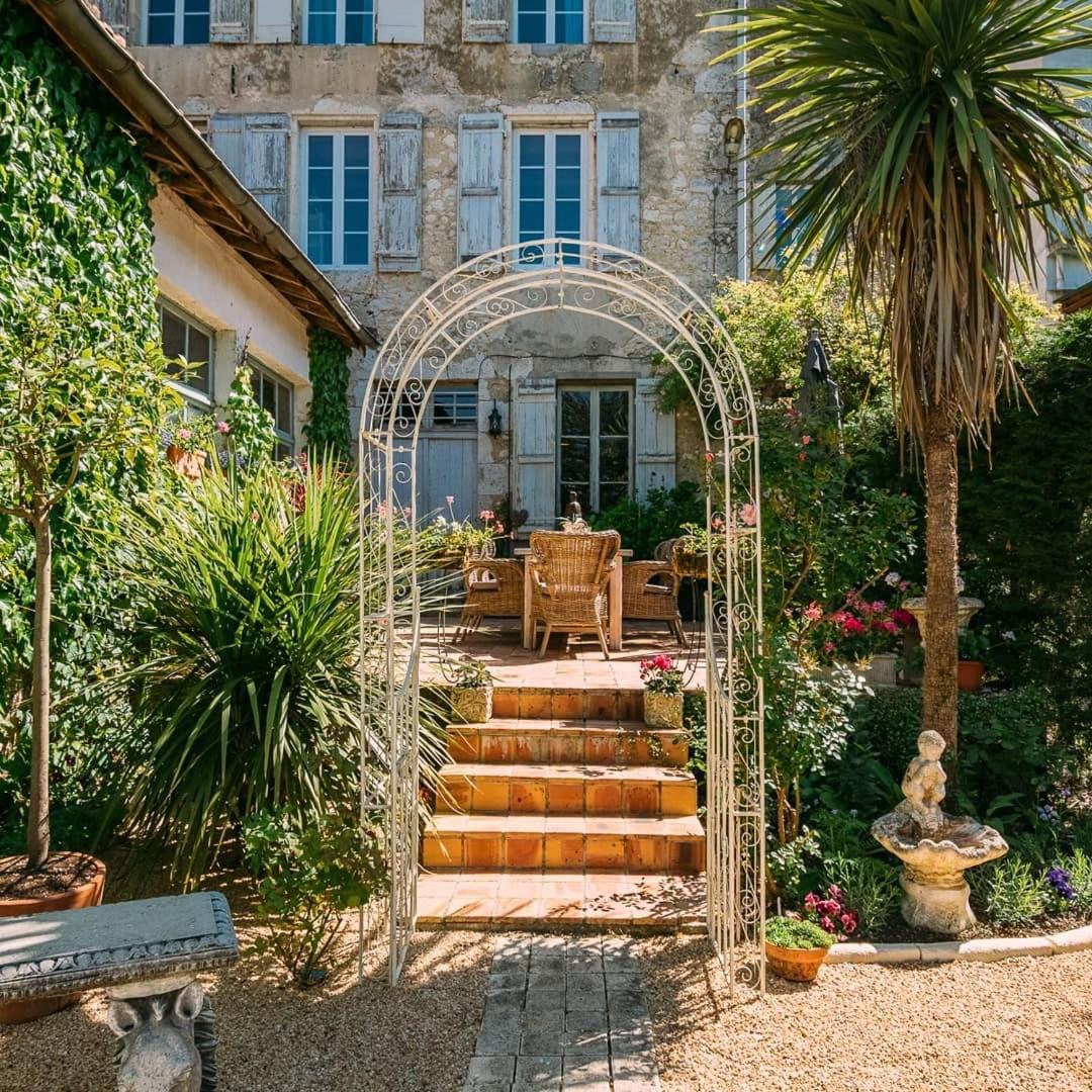 La Maison 64 Chambre D'Hotes Barbaste Bagian luar foto
